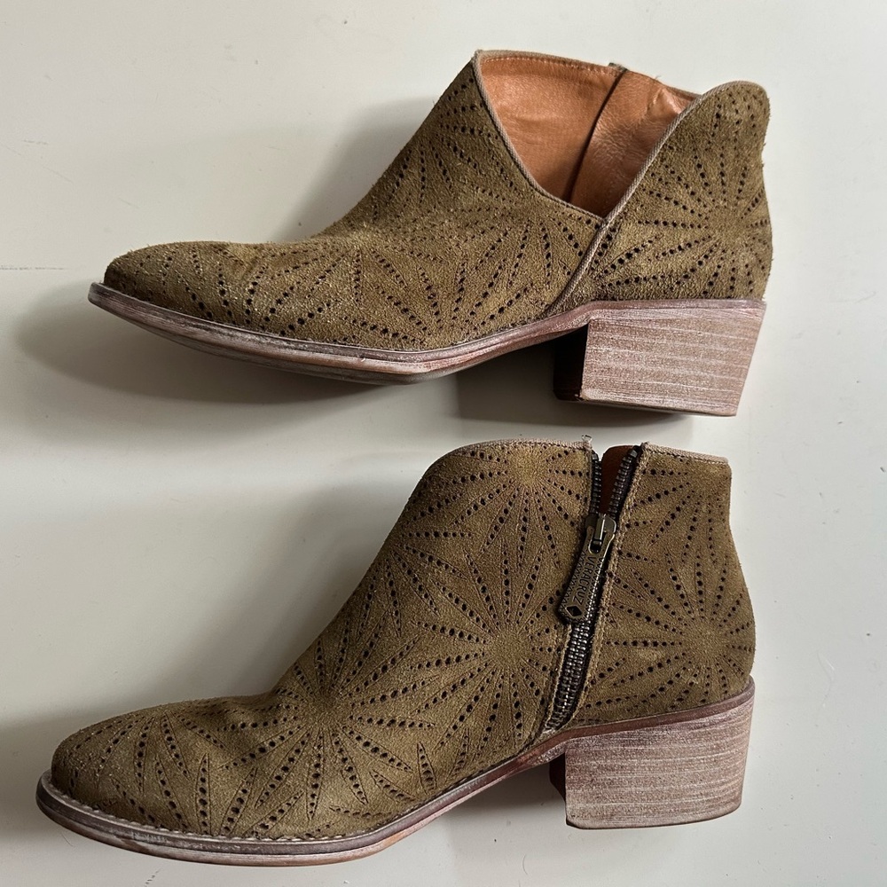 Suede green brown Ankle Boots for Women pierced design CV